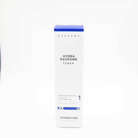 Dermafirm Nawilżający tonik z egzosomami i liposomami.